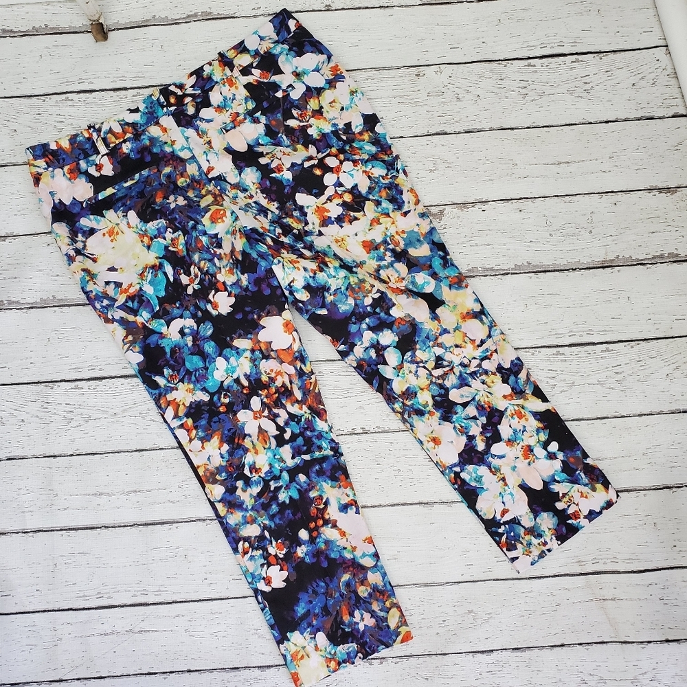 Floral Print Cropped Pants - Blue Multi